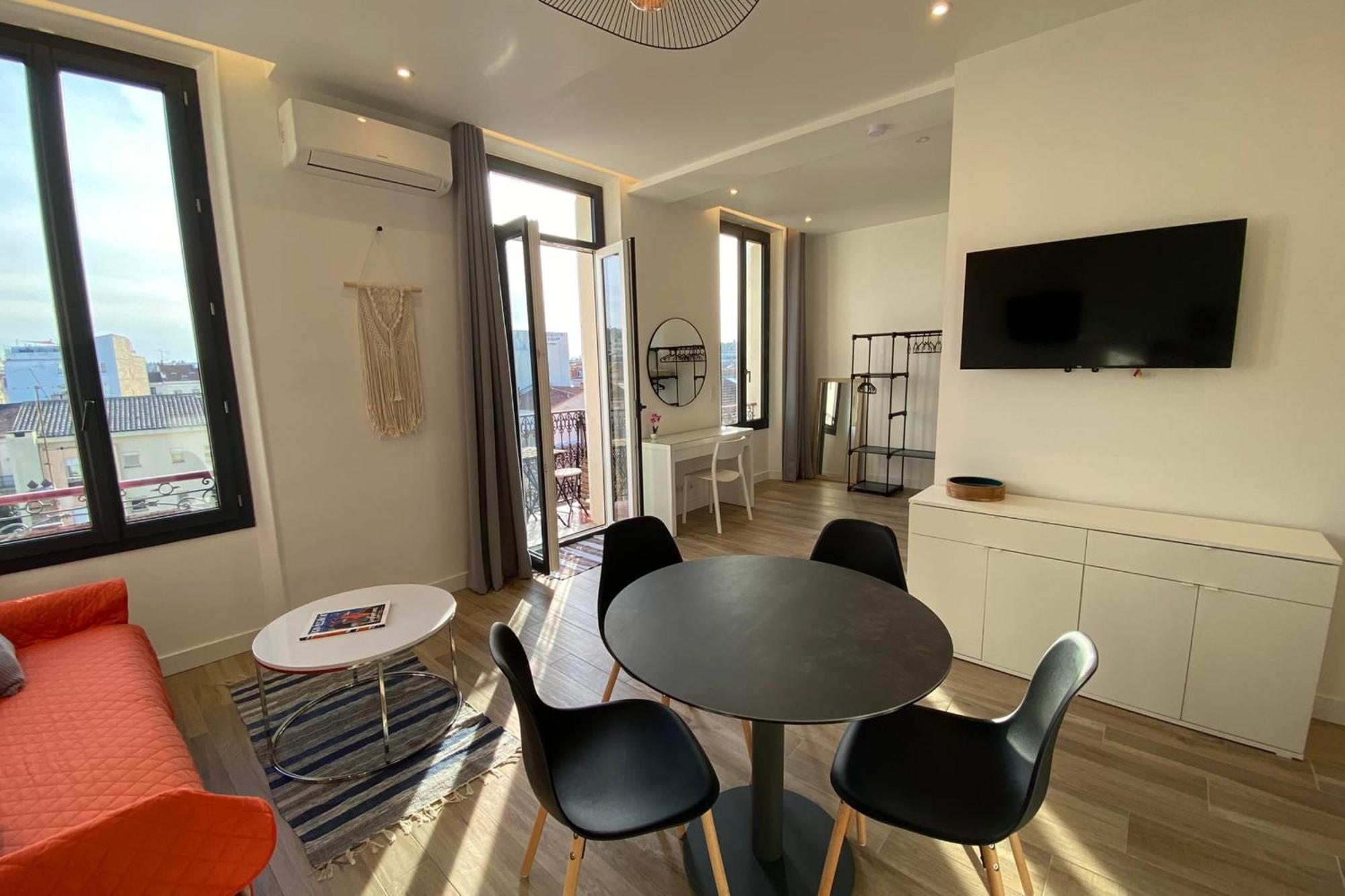 Appartement 06cj Beautiful In The Heart Of Cannes
